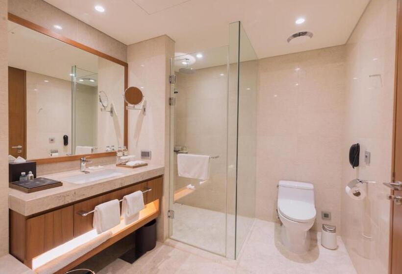 اتاق کلاب, Lotte Hotel Yangon