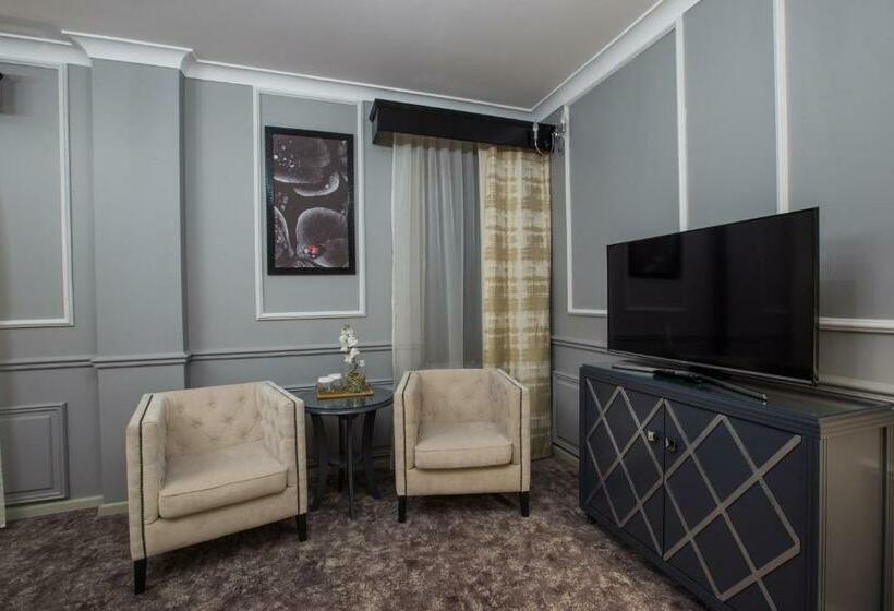 חדר דחוקס עם מיטת קינג, Peninsula Boutique