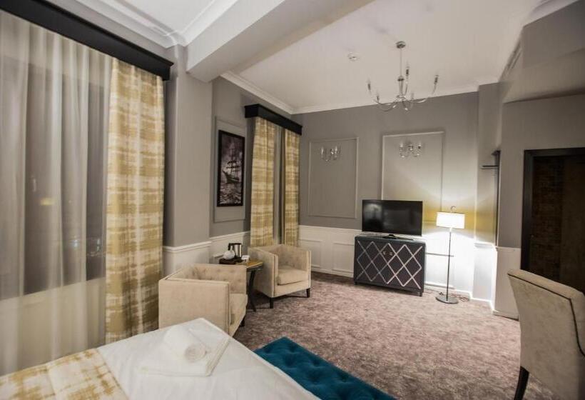 חדר דחוקס עם מיטת קינג, Peninsula Boutique