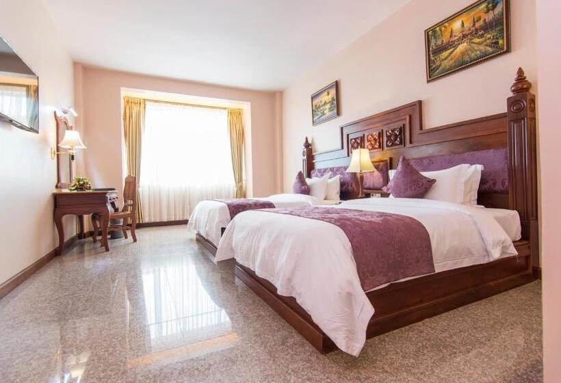 חדר דלוקס, Phnom Penh Era