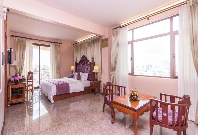 סוויטת ג'וניור עם מרפסת, Phnom Penh Era