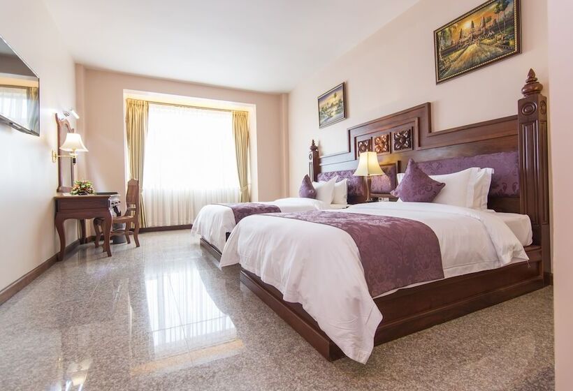 חדר דלוקס, Phnom Penh Era