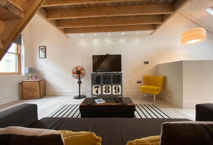 سوییت لوکس, The Antidote