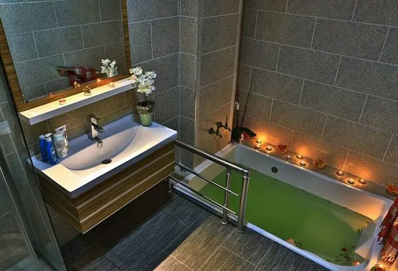 ویلای لوکس 1 خوابه, Merada Termal Hotel & Spa