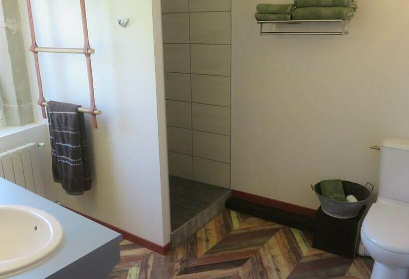 غرفة قياسية, A La Belle Histoire