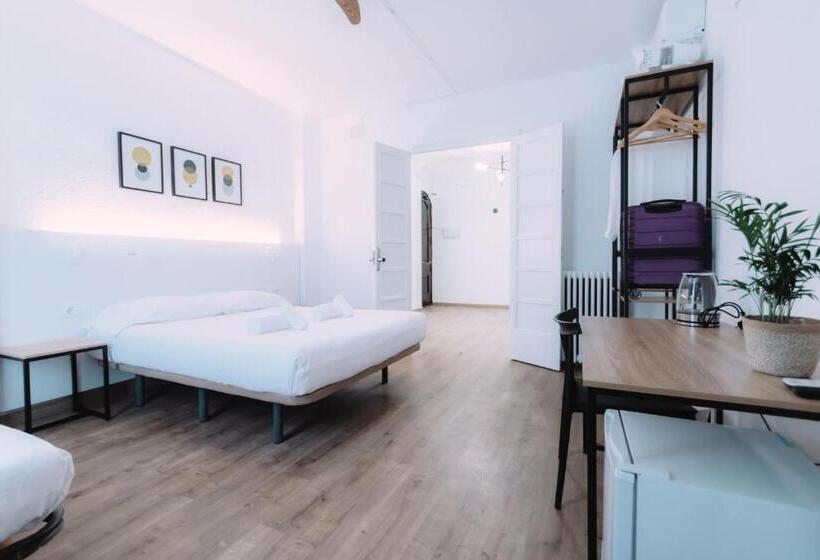 اتاق استاندارد سه نفره, Concept Rooms