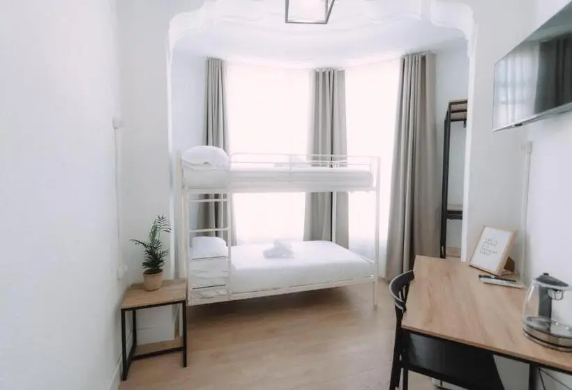 اتاق استاندارد با تختخواب دوطبقه و حمام مشترک, Concept Rooms