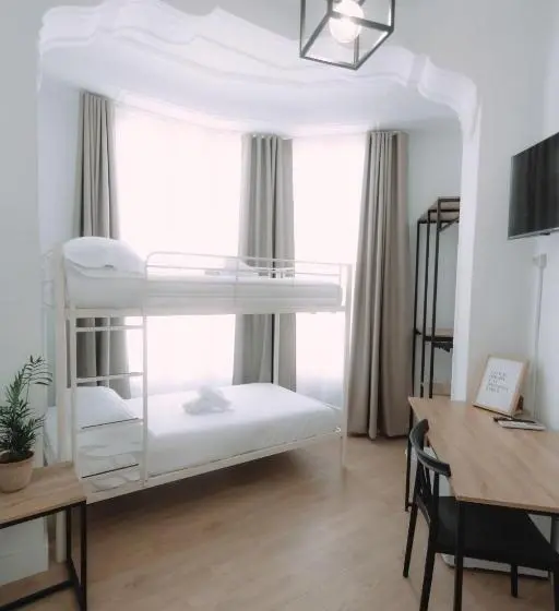 اتاق استاندارد با تختخواب دوطبقه و حمام مشترک, Concept Rooms