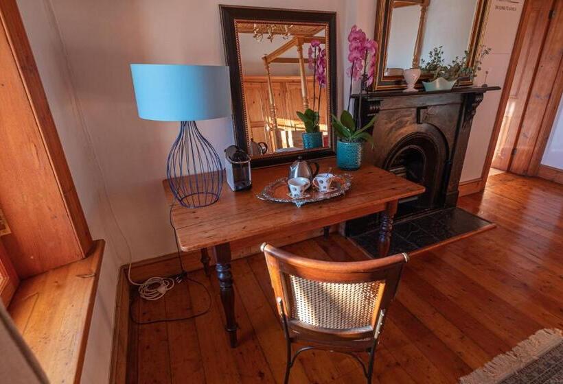 스탠다드 룸, Merindol Manor