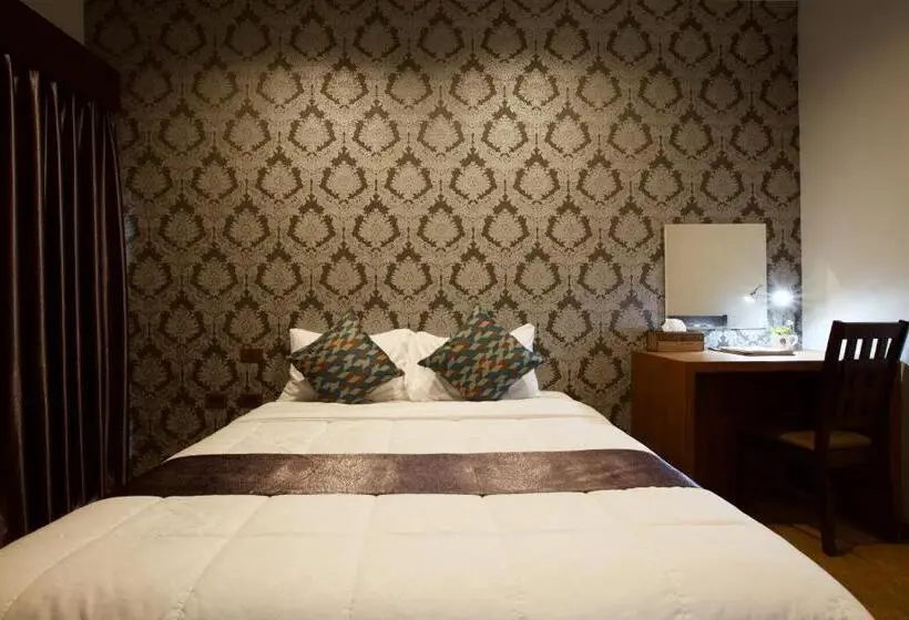デラックスルーム, 777 Food & Bed