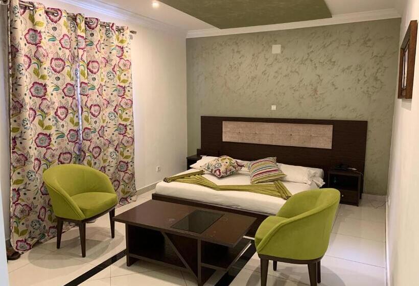 اتاق لوکس, Capital Hôtel