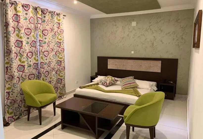 اتاق لوکس, Capital Hôtel