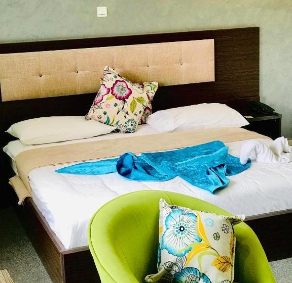 اتاق لوکس, Capital Hôtel