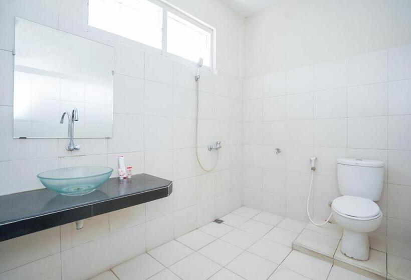 غرفة ديلوكس, Capital O 1430 Hotel Ratna Syariah