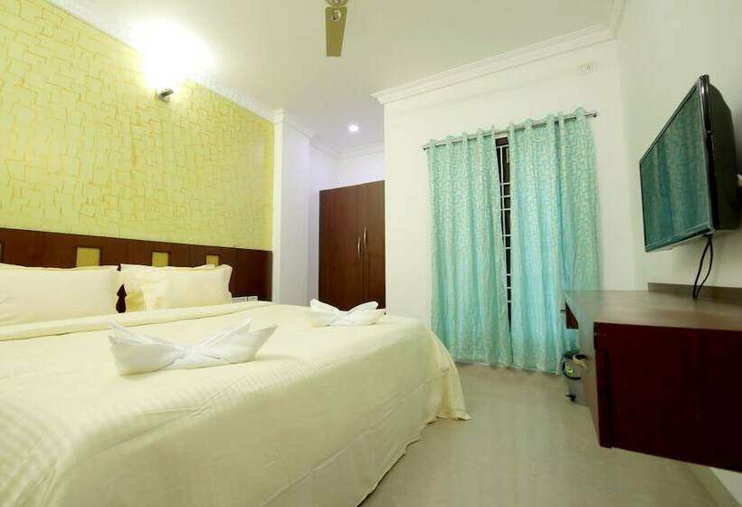 スタンダードルーム, Lee Crysstal