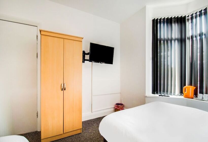 Habitació Triple Estàndard, The Longlands