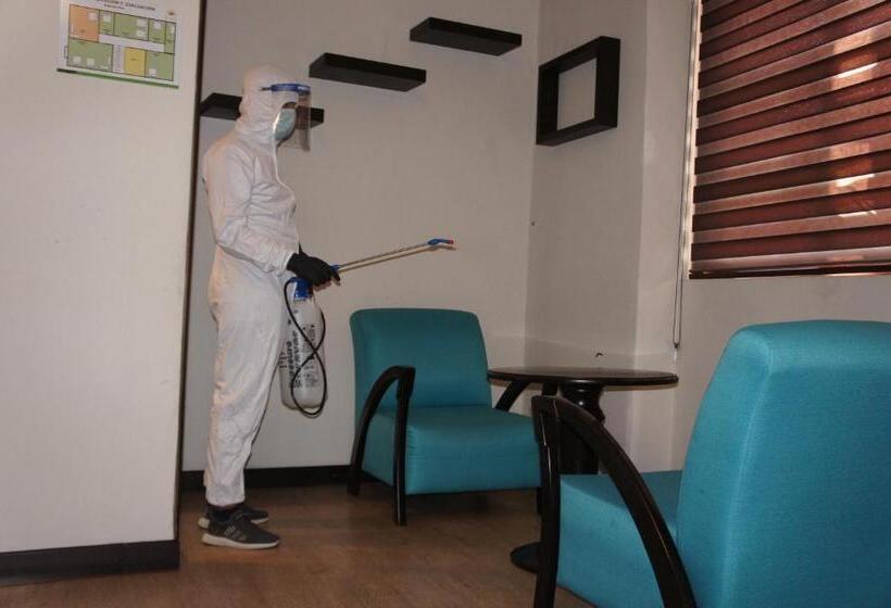 标准间, Majestic 2 By Hhg