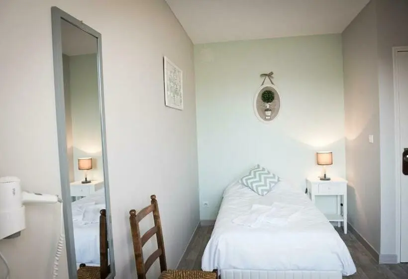 スタンダードシングルルーム, Logis Hotel Restaurant Le Relais Fleuri