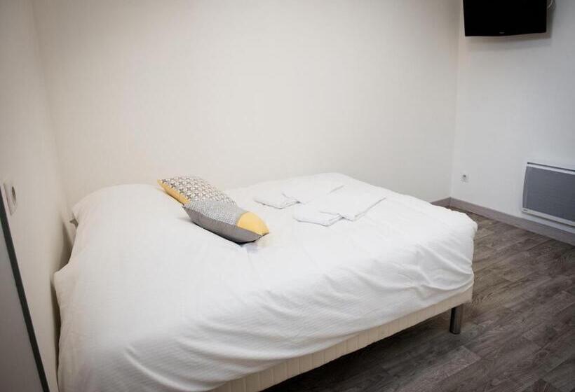 Номер Стандарт, Logis Hotel Restaurant Le Relais Fleuri