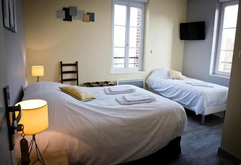 ベーシックトリプルルーム, Logis Hotel Restaurant Le Relais Fleuri