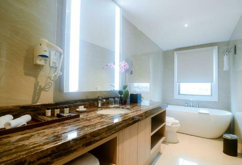 Номер Клуб, The Excelton