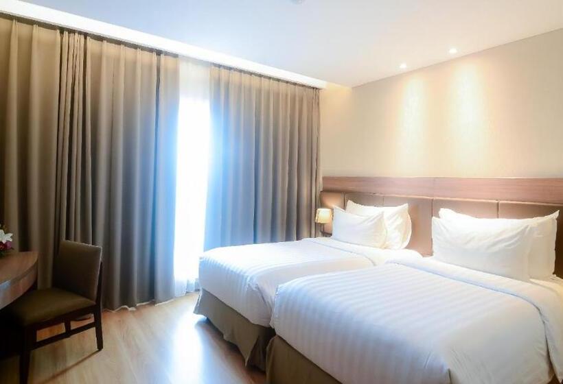 Номер Deluxe, The Excelton