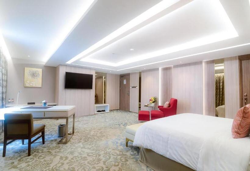 Suite, The Excelton