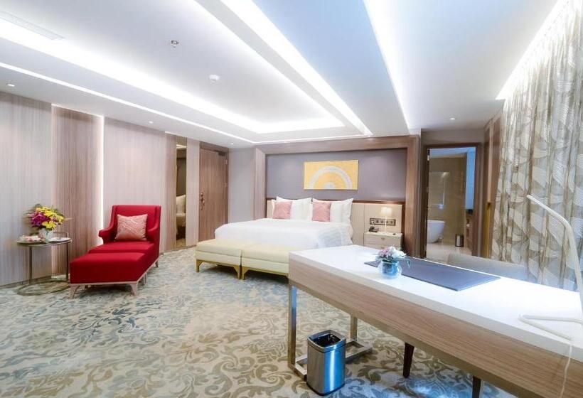 Люкс, The Excelton