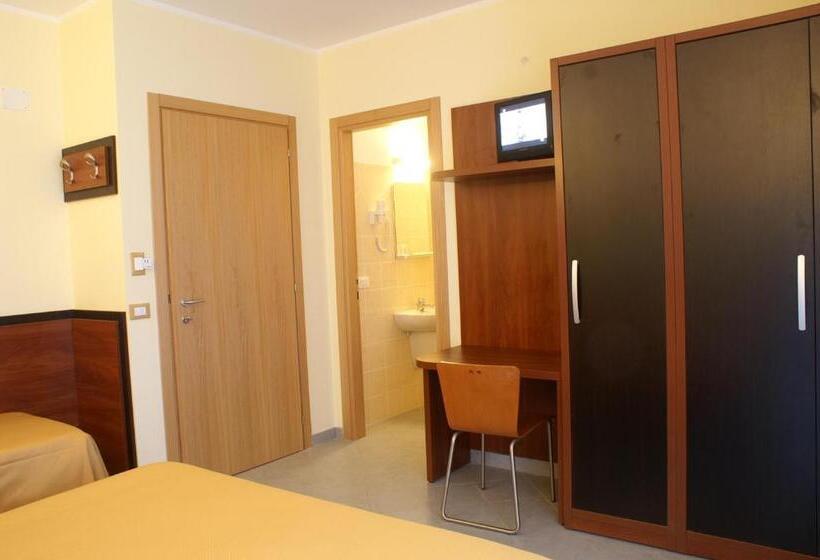 스탠다드 트리플 룸 가든 전망, Licia B&b