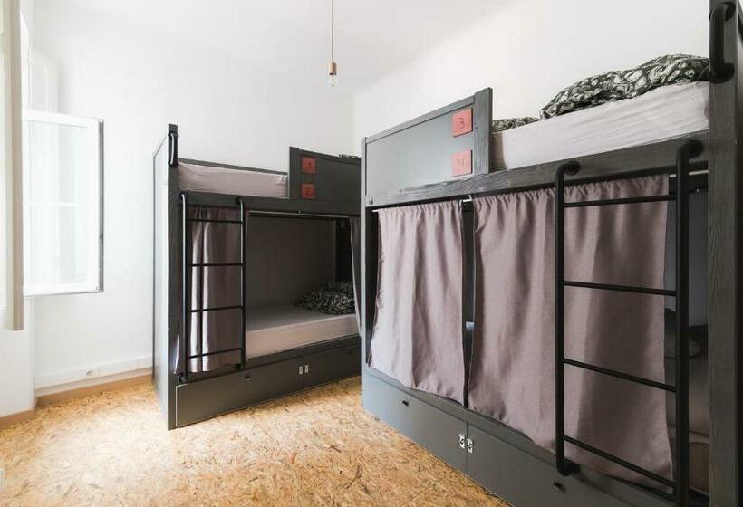 Кровать в Общей Комнате, WOT Lisbon Patio