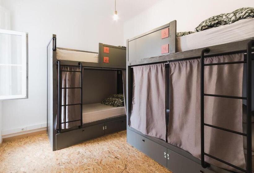 Кровать в Общей Комнате, WOT Lisbon Patio