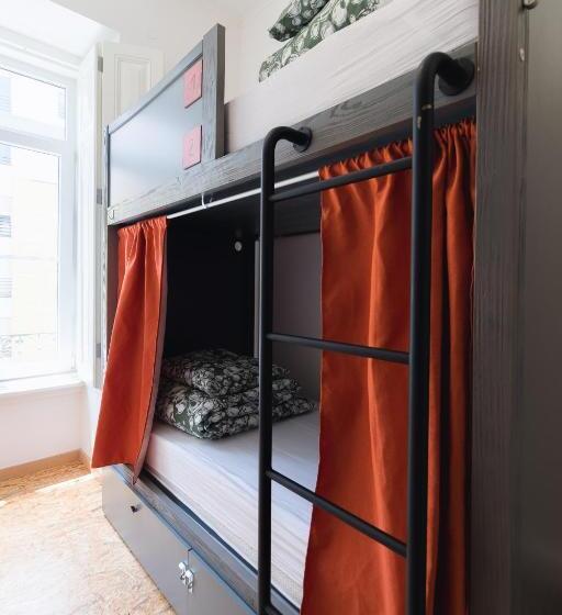 Номер Стандарт с Койками Совместная Ванная, WOT Lisbon Patio