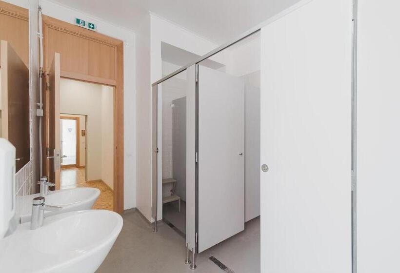 Номер Стандарт Совместная Ванная, WOT Lisbon Patio