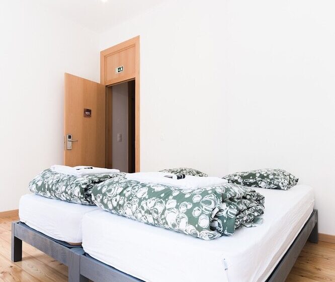 Номер Стандарт Совместная Ванная, WOT Lisbon Patio