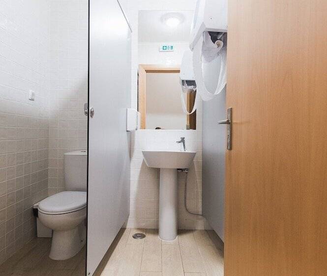 Номер Стандарт Совместная Ванная, WOT Lisbon Patio