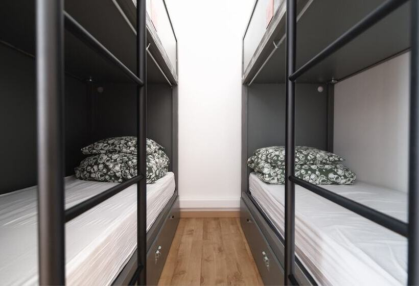 Кровать в Общей Комнате, WOT Lisbon Patio