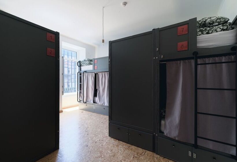 Кровать в Общей Комнате, WOT Lisbon Patio