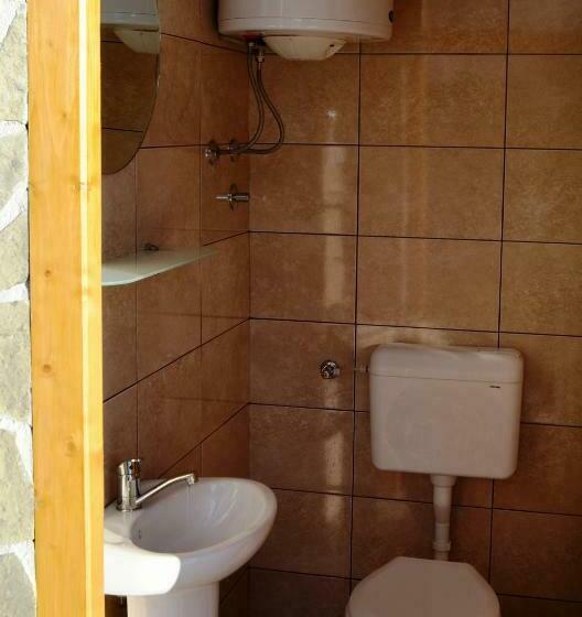 اتاق خانوادگی با چشم‌انداز کوه, Kraljska Koliba   Kralje S Cottage