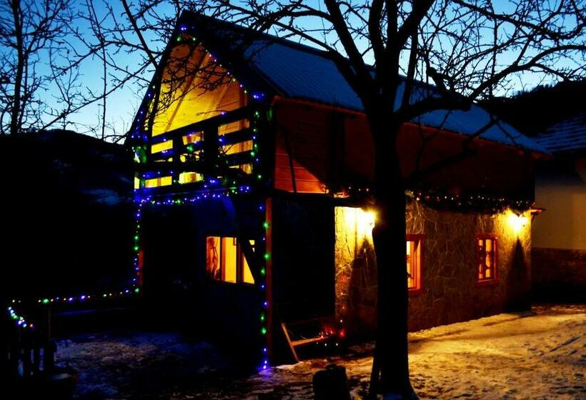 اتاق خانوادگی با چشم‌انداز کوه, Kraljska Koliba   Kralje S Cottage