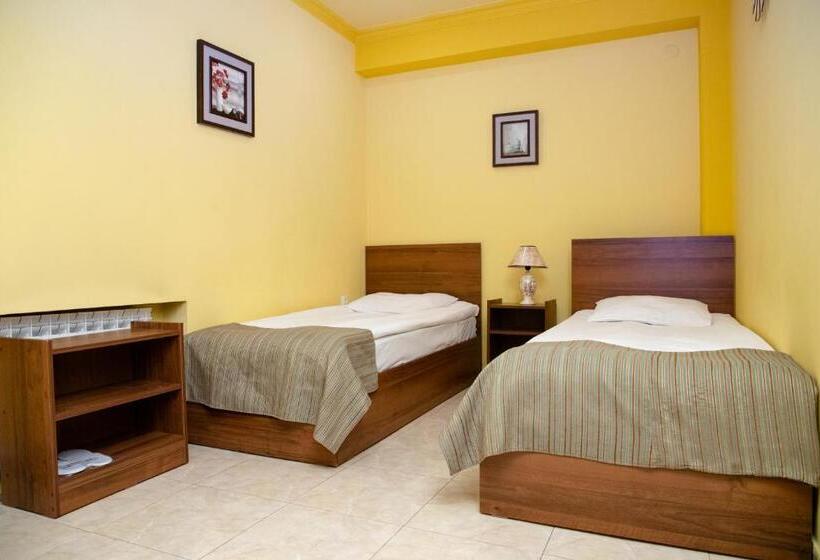 스탠다드 룸, Popock Baghramyan