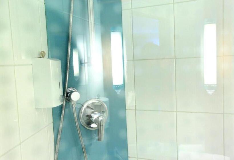 スタンダードトリプルルーム, Brit Hotel Calais