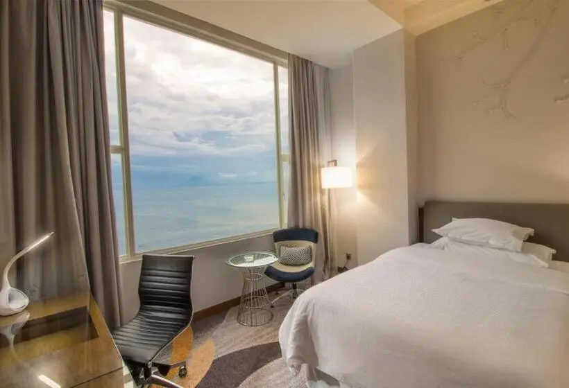 オーシャンビューのプレミアムルーム。, Four Points By Sheraton Manado