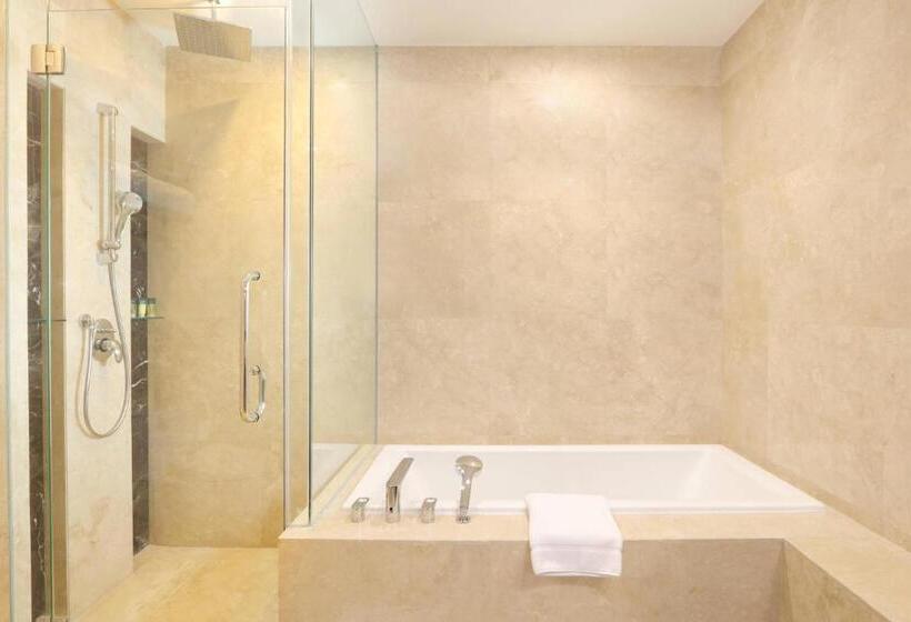 Deluxe Suite Sea View, Four Points By Sheraton Manado