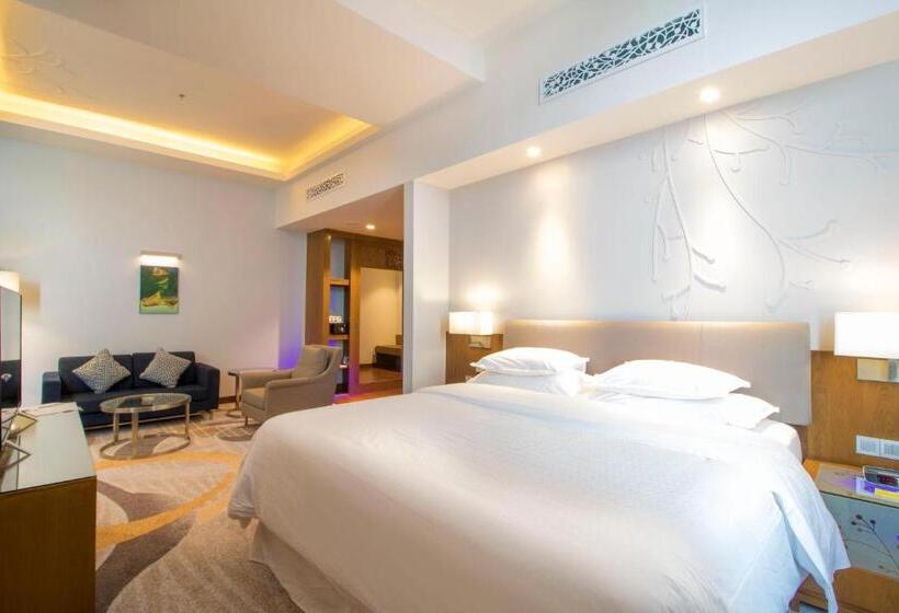 Deluxe Suite Sea View, Four Points By Sheraton Manado