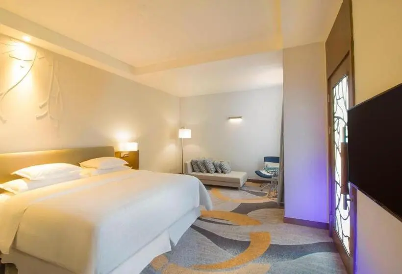 オーシャンビュースイート, Four Points By Sheraton Manado