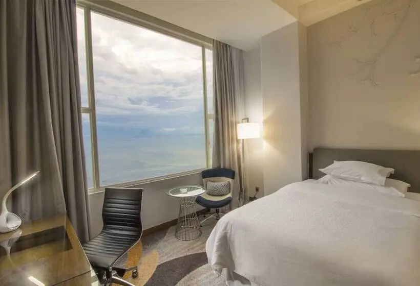 オーシャンビューのプレミアムルーム。, Four Points By Sheraton Manado