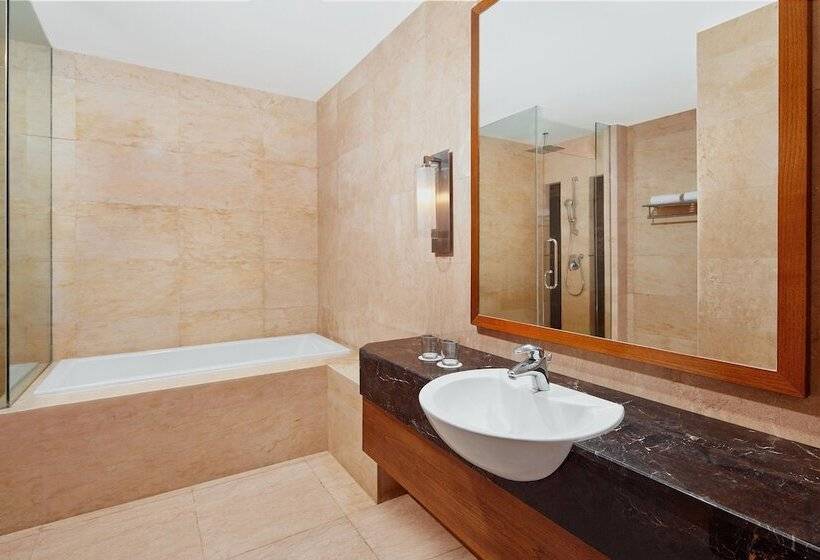 Deluxe Suite Sea View, Four Points By Sheraton Manado