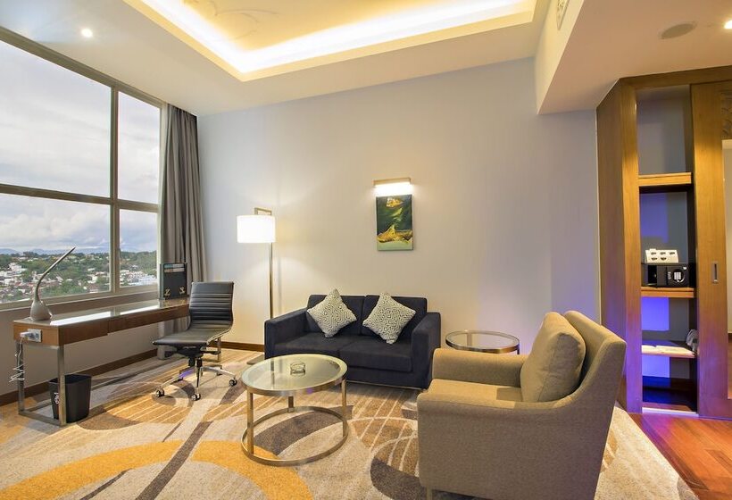 Deluxe Suite Sea View, Four Points By Sheraton Manado