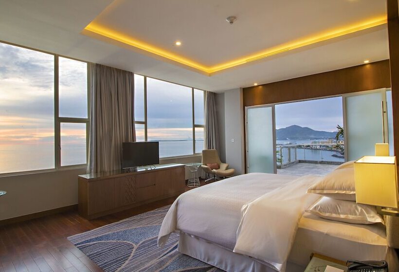 Suite Prezydencki, Four Points By Sheraton Manado