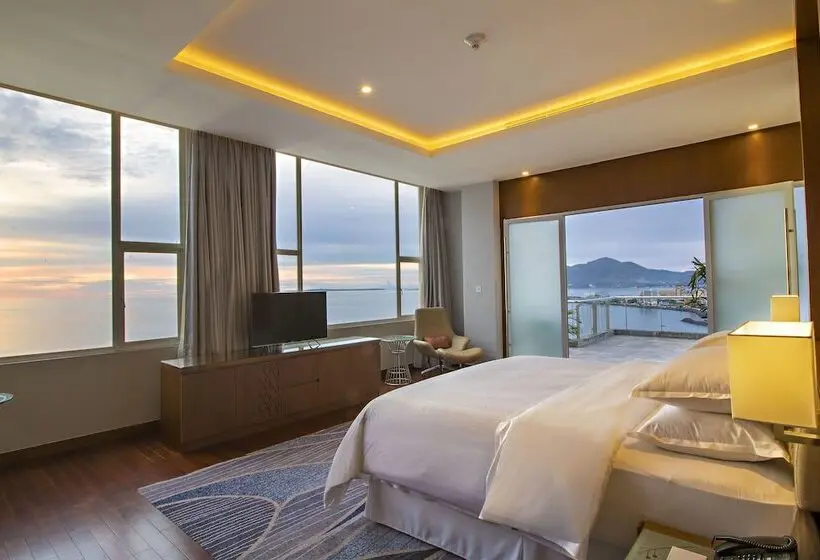 プレジデントスイートルーム, Four Points By Sheraton Manado
